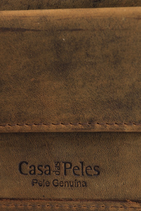 Carteira em pele