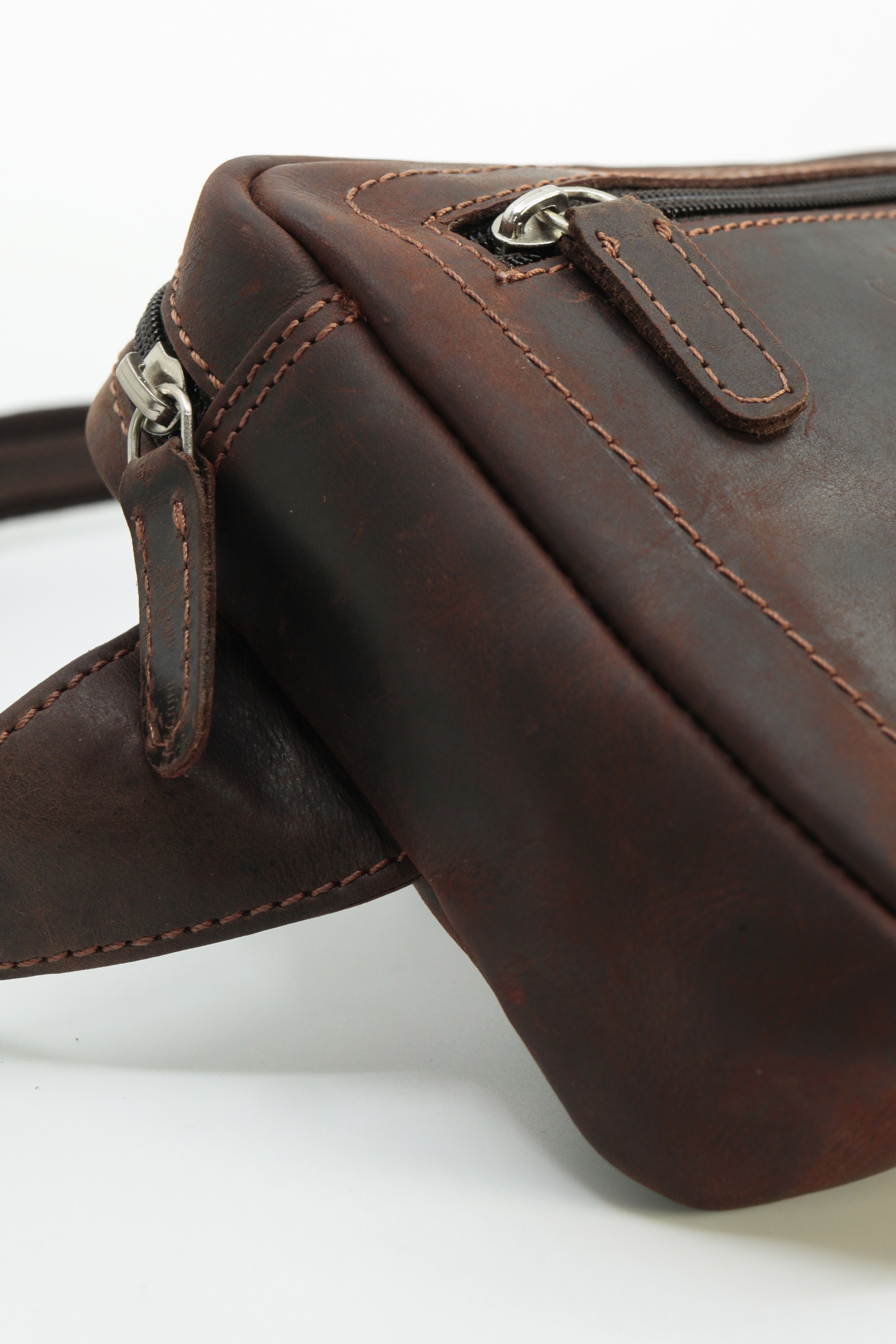 Bolsa de cintura em pele