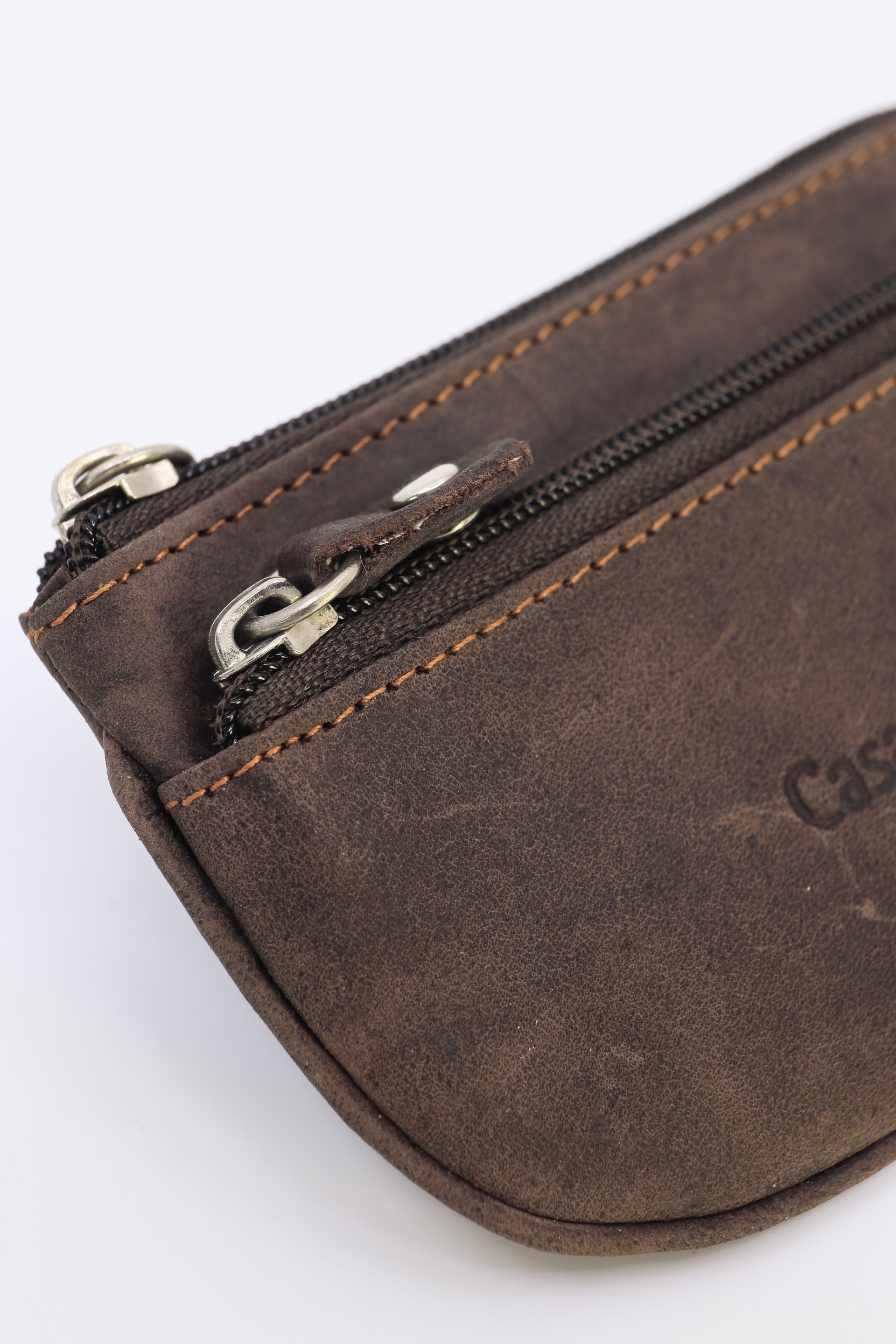 Porta-moedas em pele