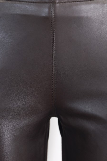 Calas em pele e lycra