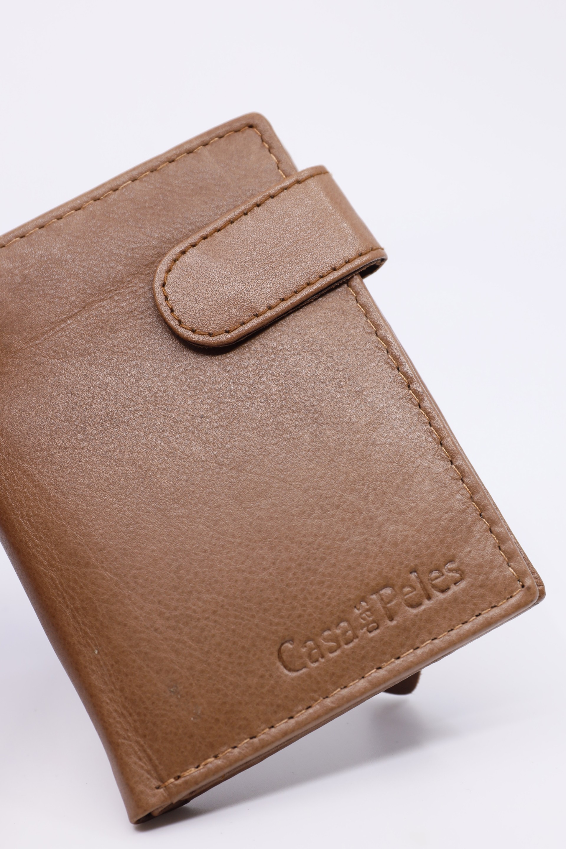 Carteira em pele