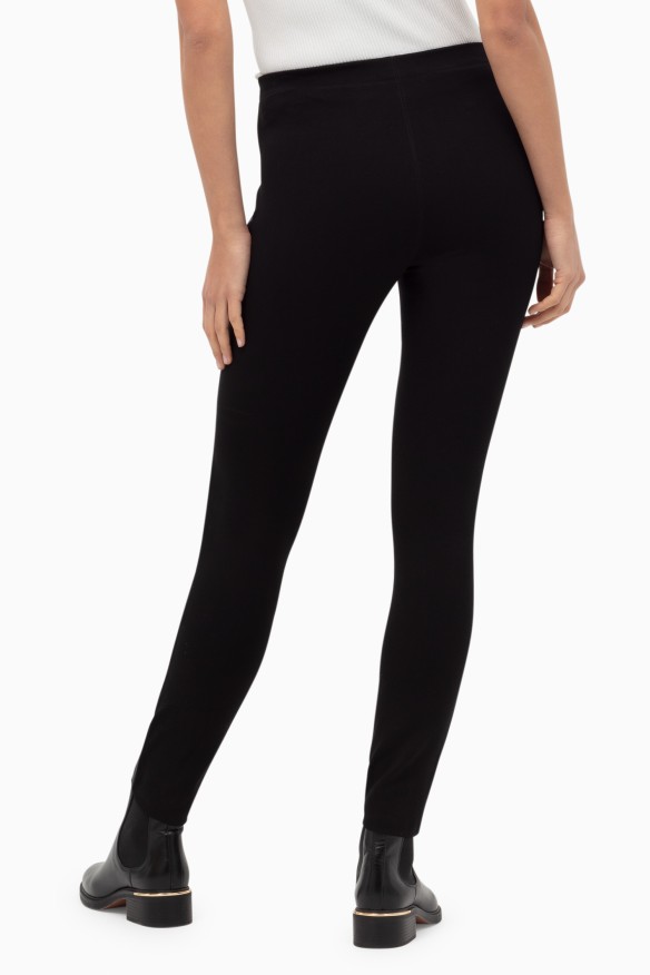 Calas em pele e lycra