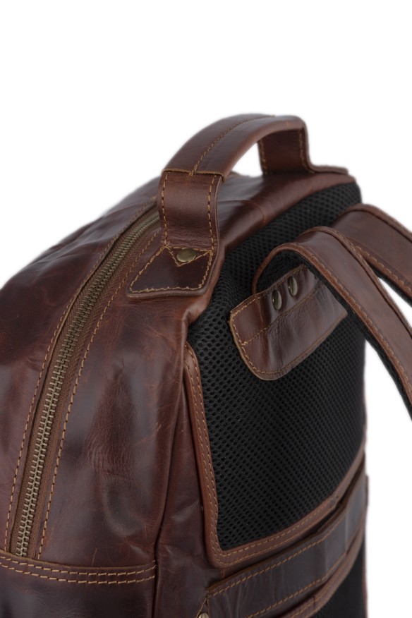 Mochila em pele