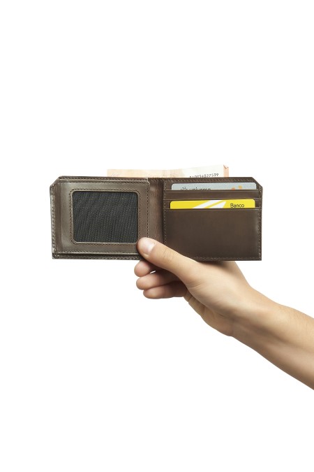 Carteira em pele 680V