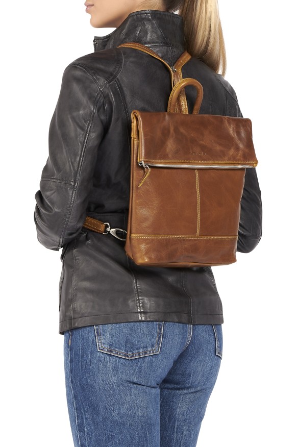 Mochila em pele 104