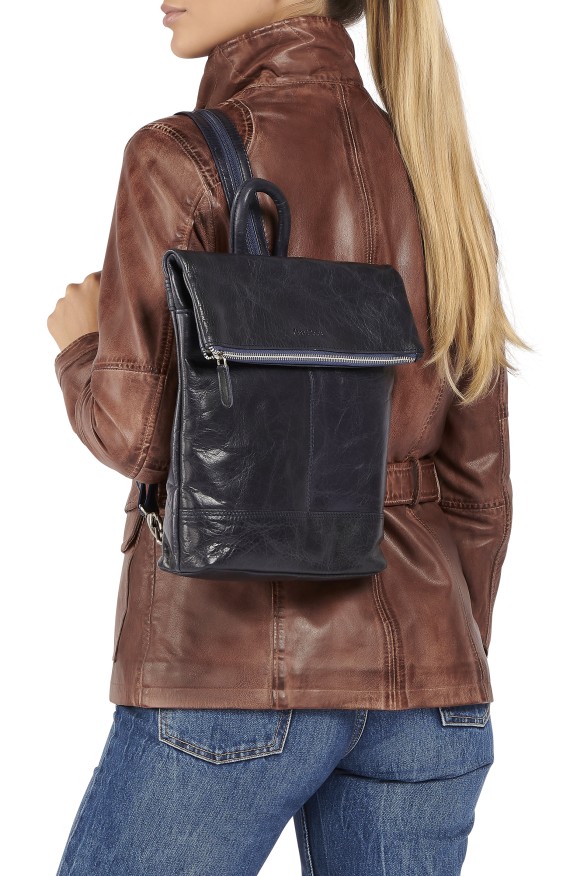Mochila em pele 104