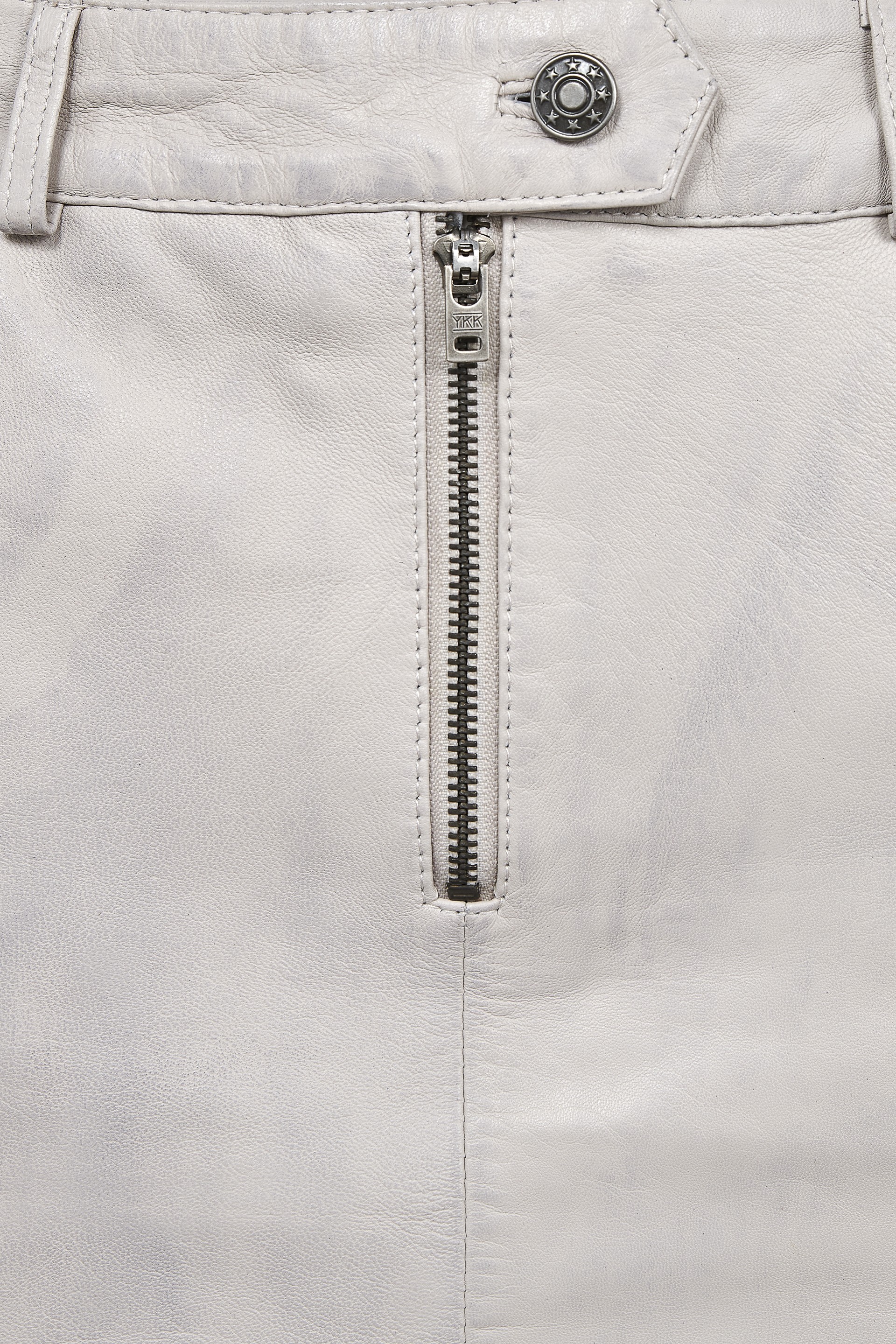 Saia em pele modelo ganga