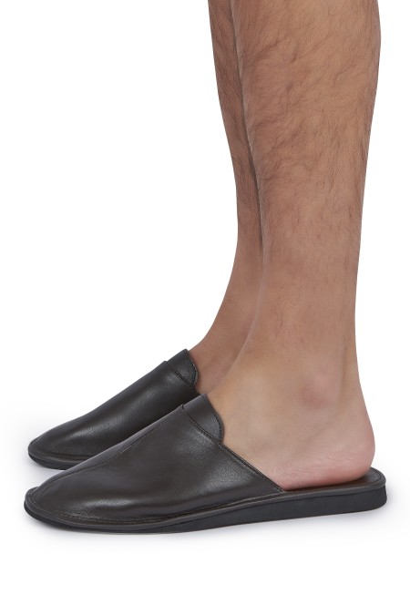 Chinelo em pele 2020