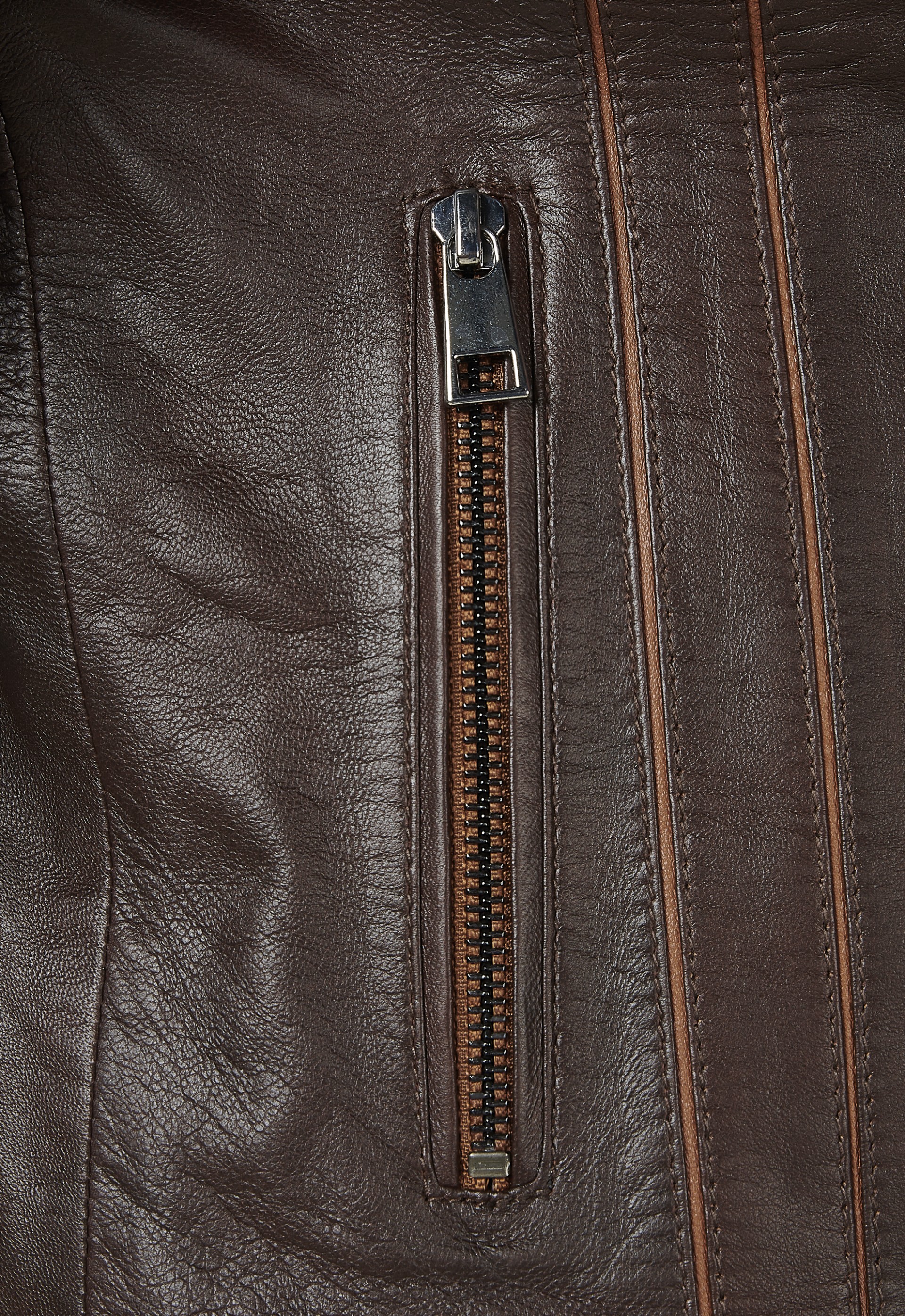 Jaqueta em pele Maitê