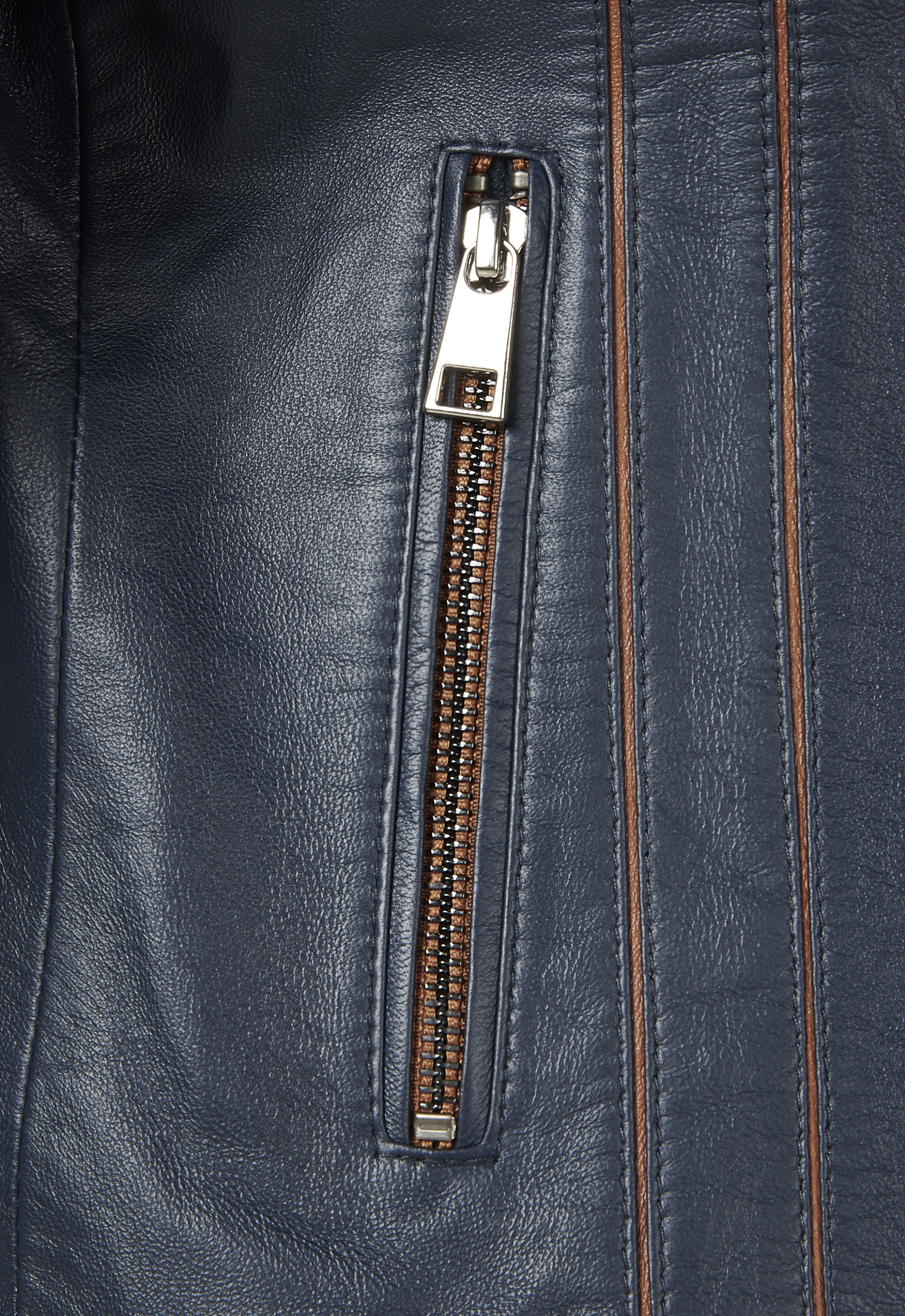 Jaqueta em pele Maitê