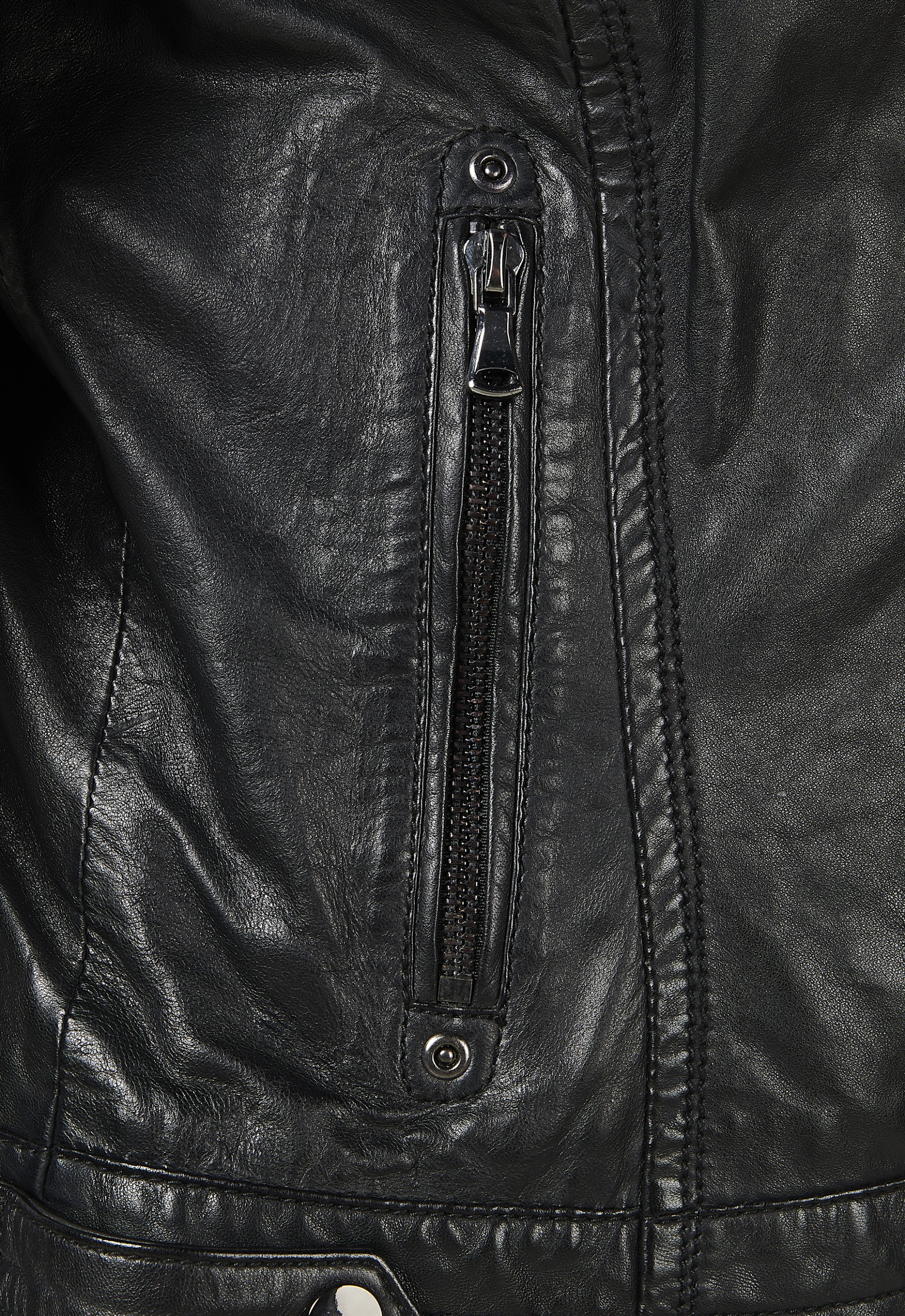 Blusão em pele Suyane