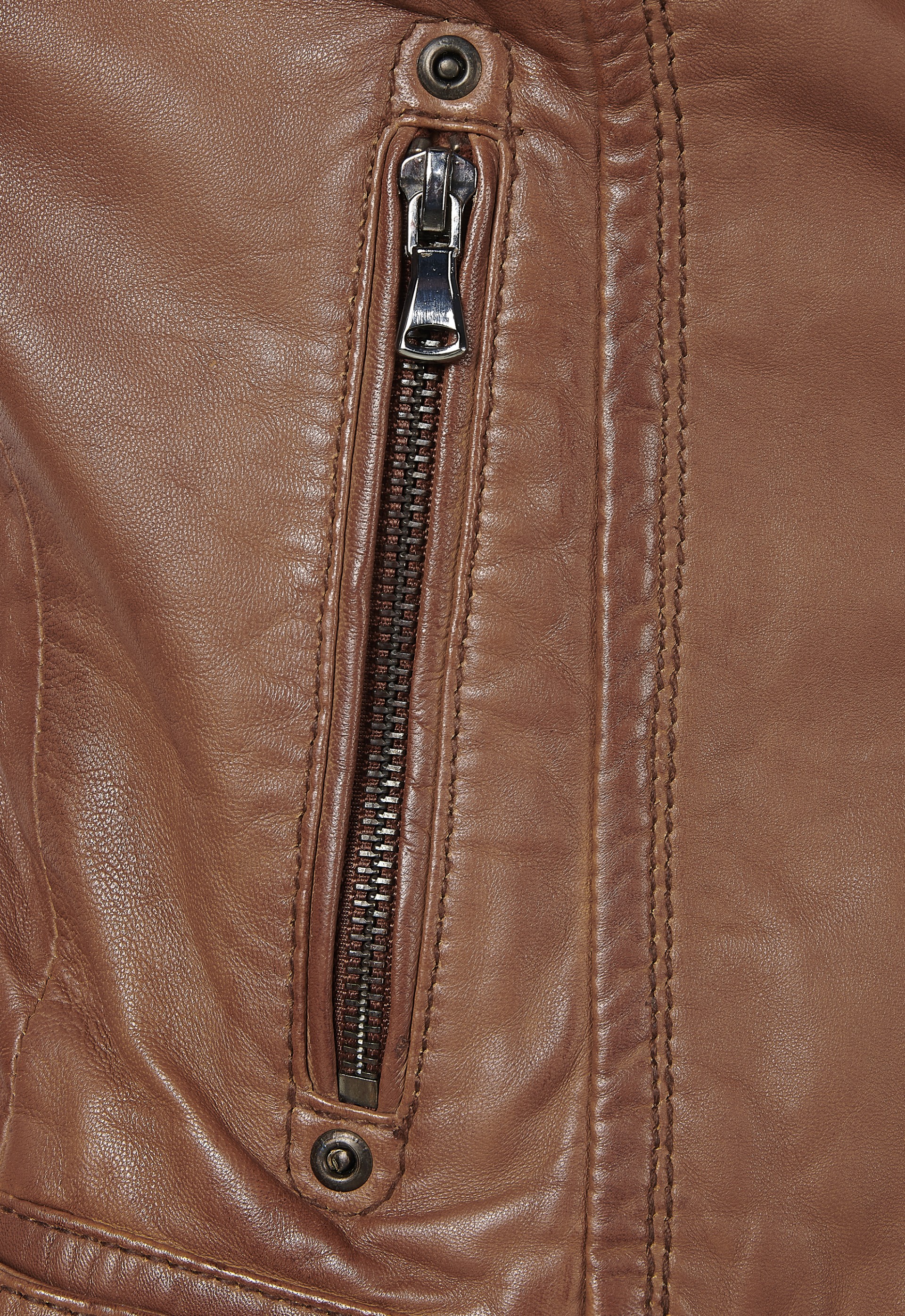 Blusão em pele Suyane