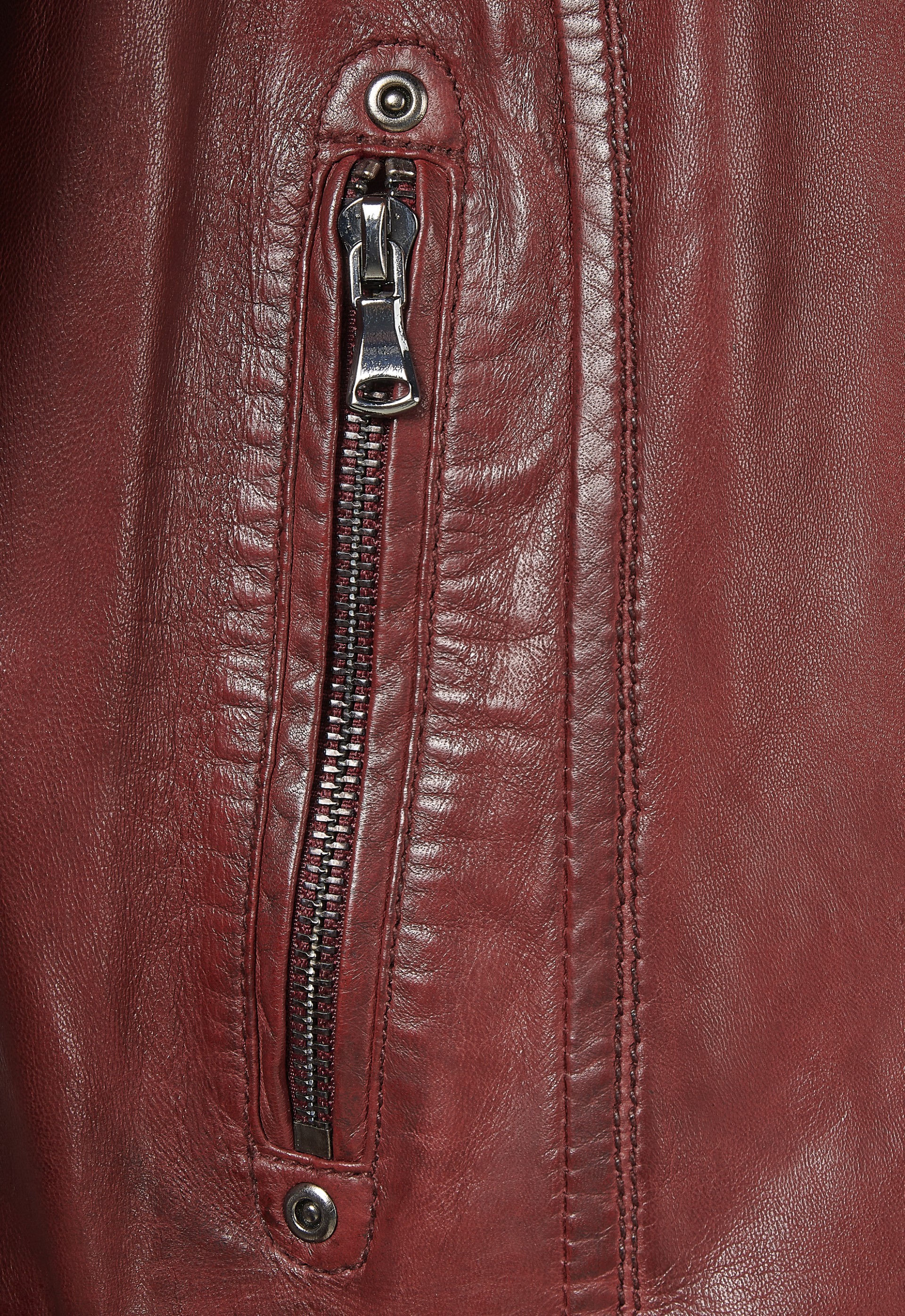 Blusão em pele Suyane