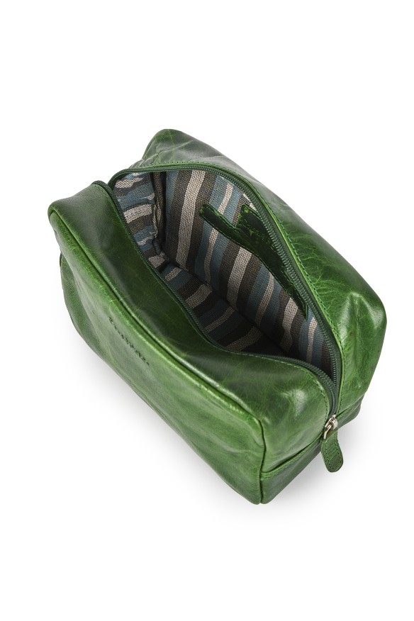 Necessaire em pele 132L