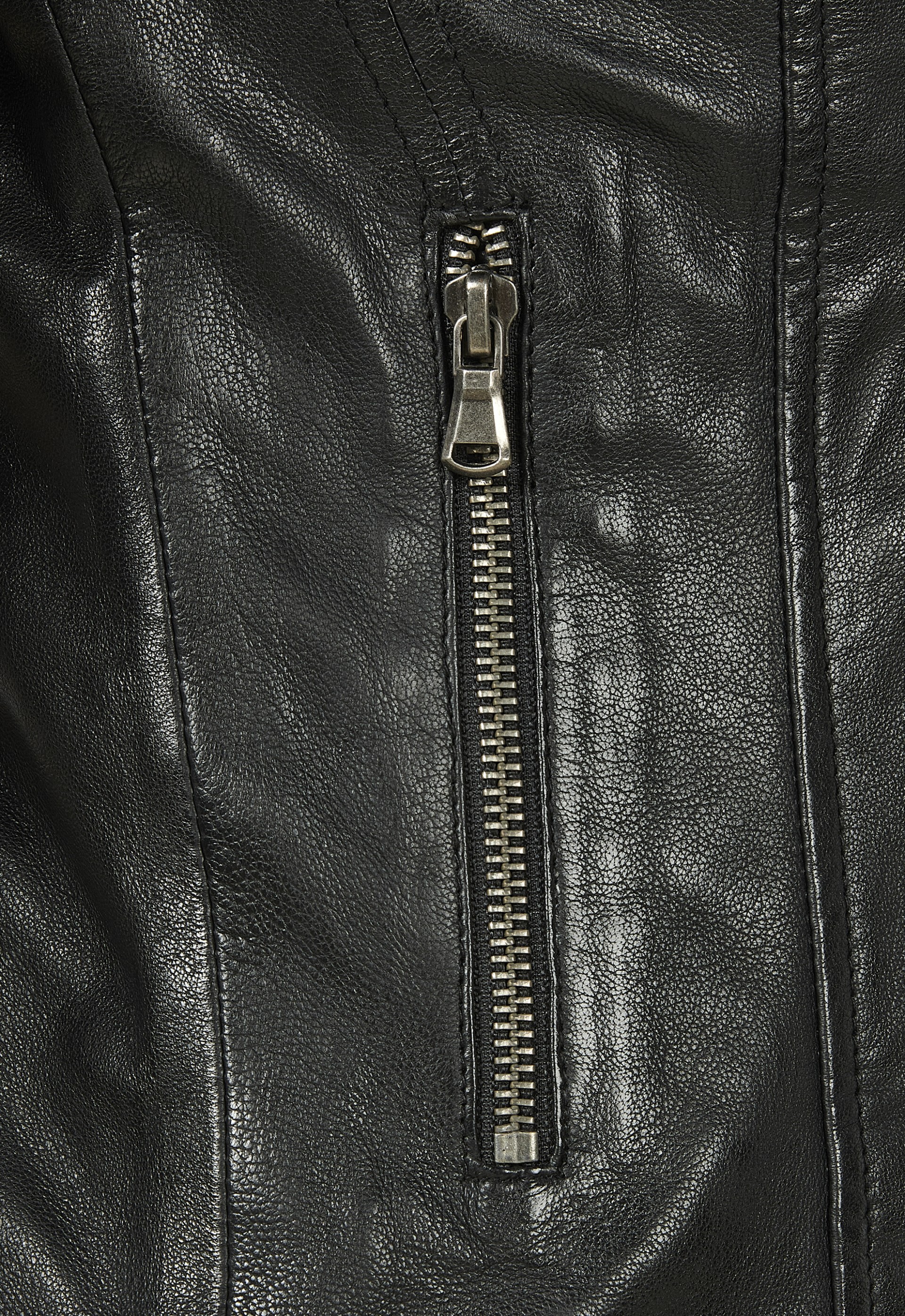 Blusão em pele Marisa