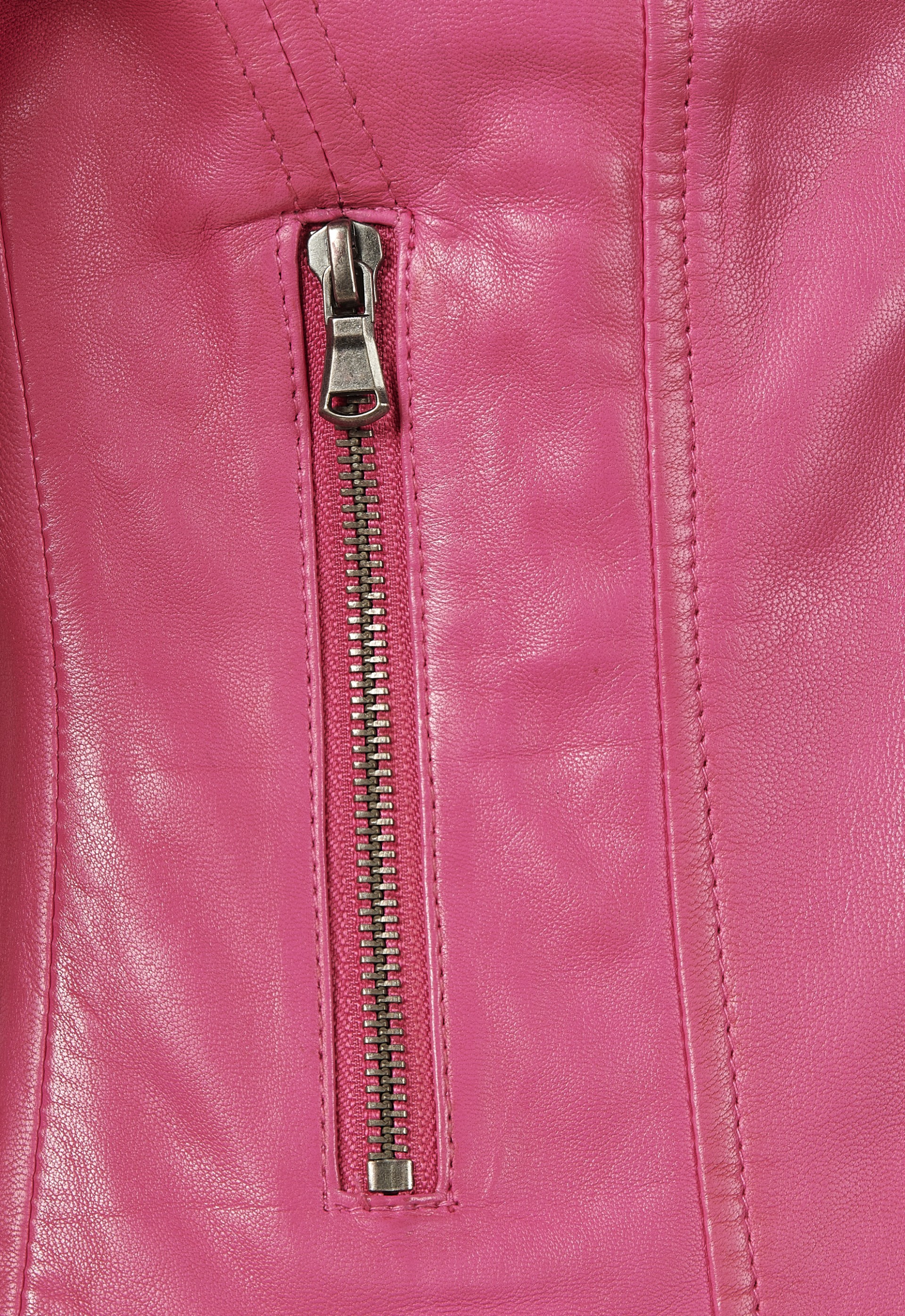 Blusão em pele Marisa