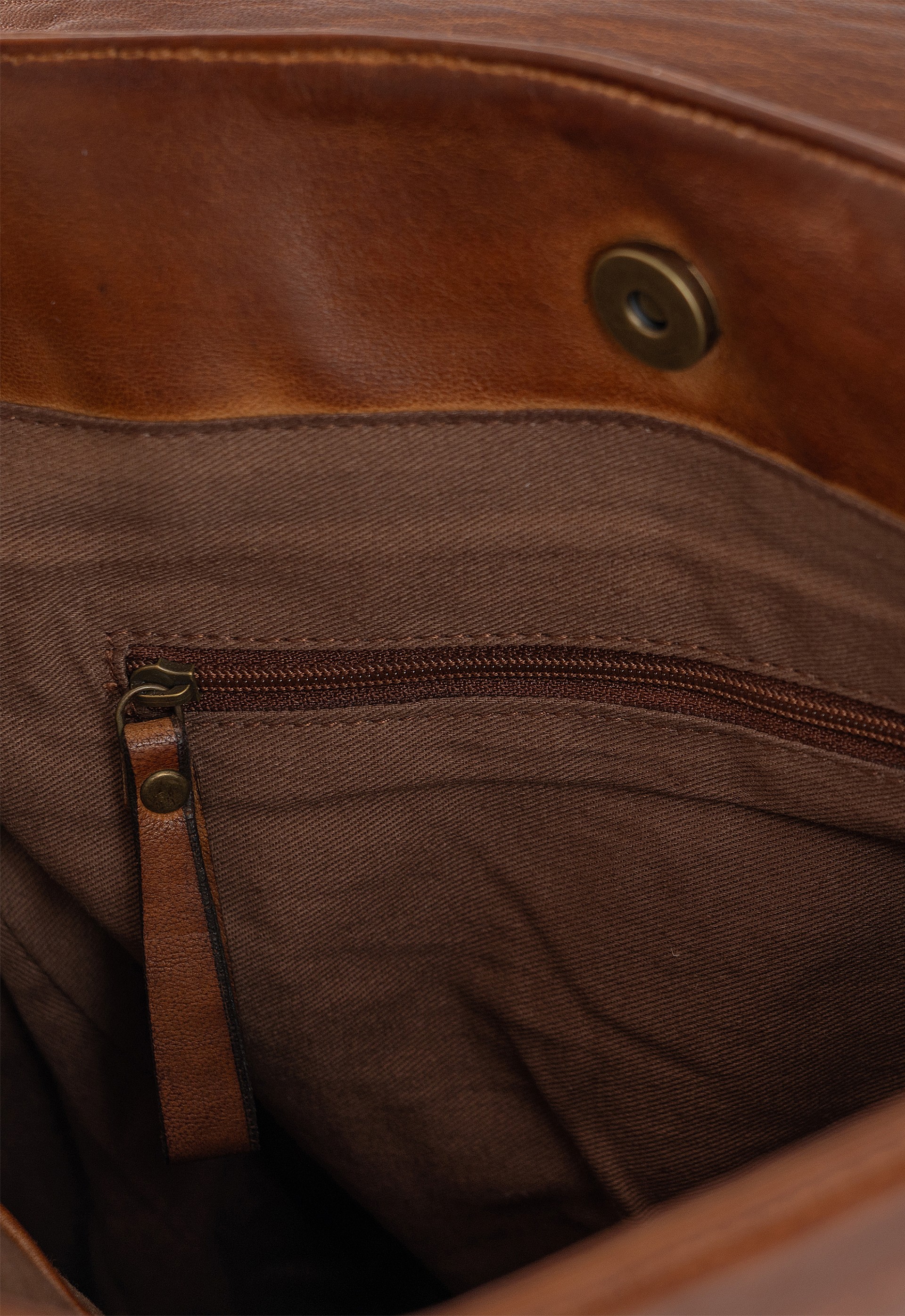 Mochila em pele 0SE039